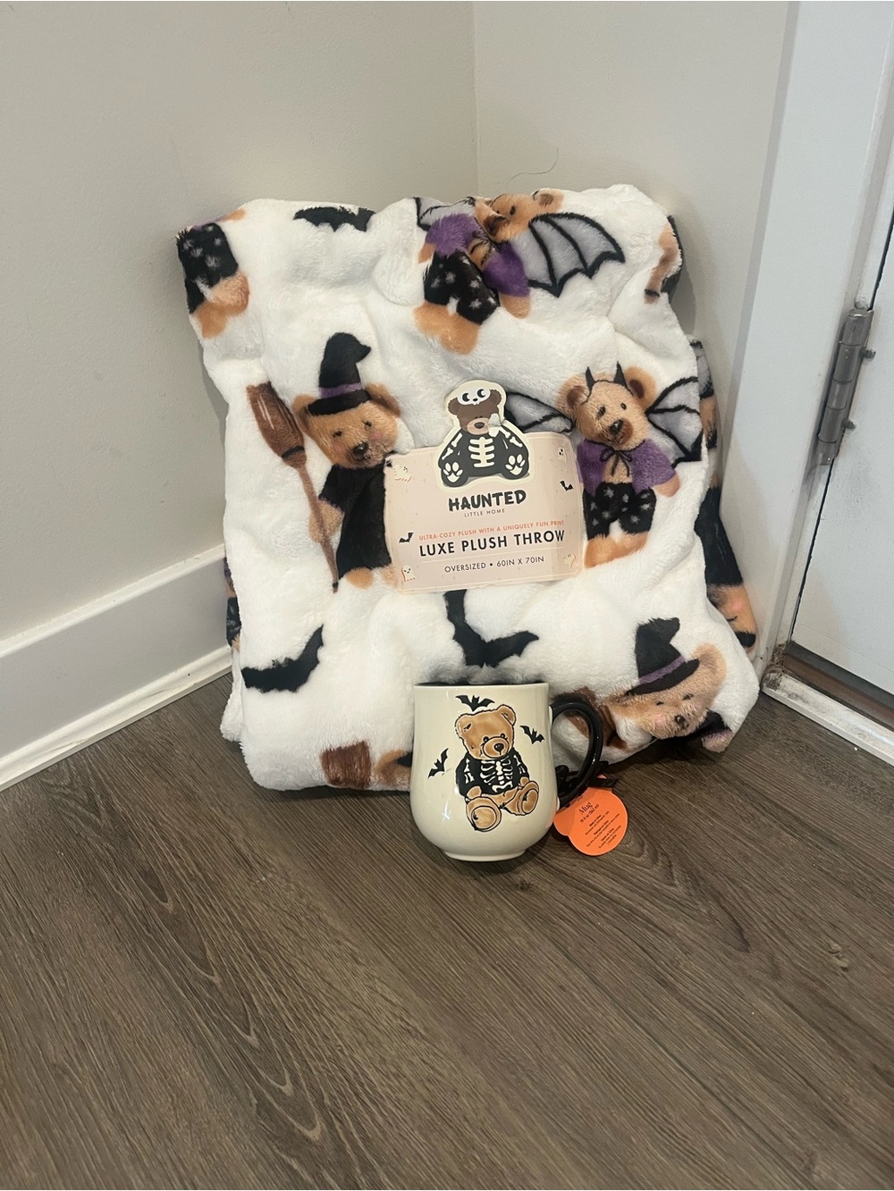 NWT VIRALHalloween teddy bear oversized plush throw blanket and matching mug